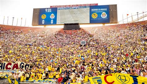 Framed | Super Clásico - Club América v Chivas - SoccerBible