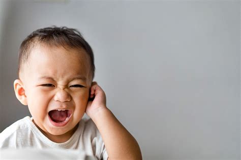 Earache: Causes, Treatments and Home Remedies