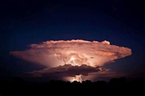 Taken by Damian Riches 24/03/15 east of St George Queensland | Storm ...