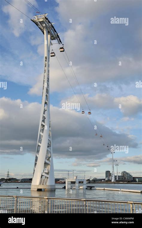 London Cable car crossing at the o2 Arena on the South Bank Stock Photo ...