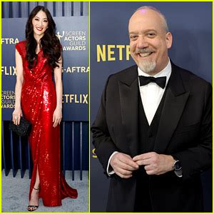 Paul Giamatti Gets Girlfriend Clara Wong's Support at SAG Awards 20...