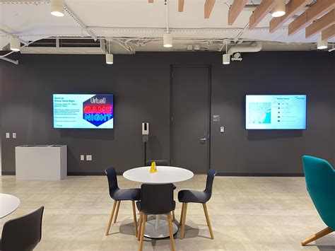 How Digital Signage is Revolutionizing Communication in the Workplace