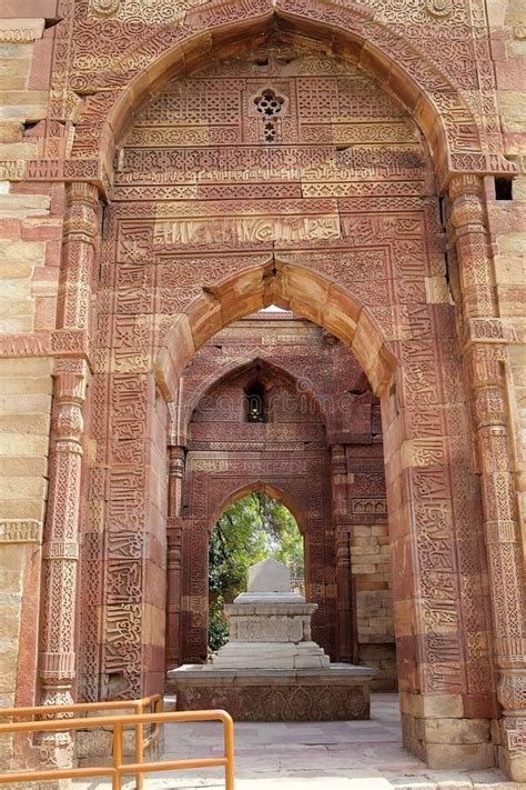 Tomb Of Iltutmish, Delhi, India Stock Photo - Image of place, history ...