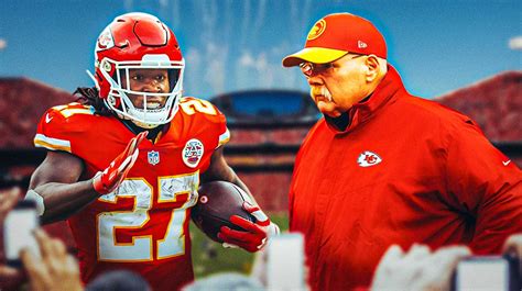 Kareem Hunt reunites with Chiefs amid Isiah Pacheco injury