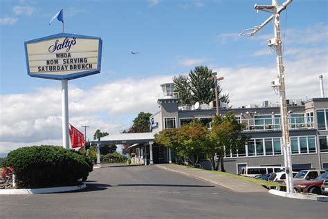 SALTY'S ON THE COLUMBIA RIVER, Portland - Updated 2019 Restaurant ...