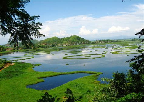 Travel Trip Journey : Loktak Lake Largest Floating Lake in India