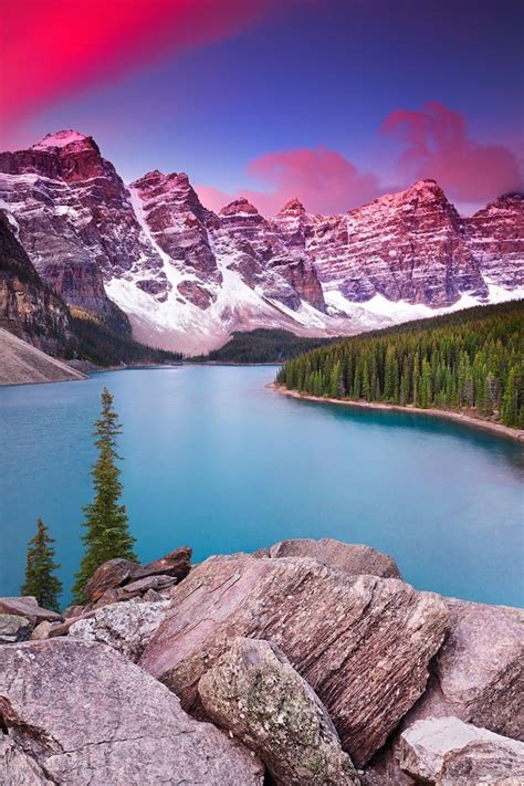 Moraine Lake at sunrise - Photorator