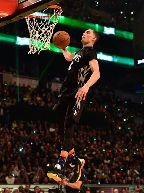 Zach LaVine runs away with slam dunk contest