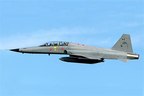 Military 101: Missing F5E Fighter Jet Engine Poser