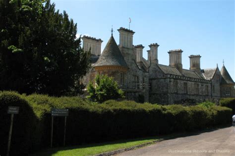 Beaulieu, England: Motor Museum, Palace House, Abbey Ruins, Gardens ...