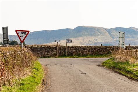 turning right on to B818 back to Killearn - Killearn Heritage Trail