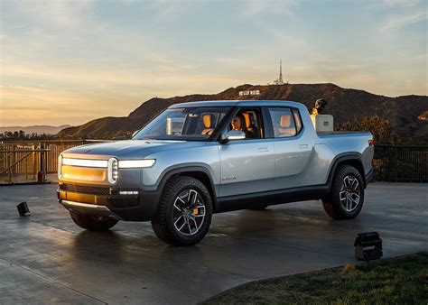 Long-Range Rivian R1T And R1S Will Start under $90,000 - Motor Illustrated