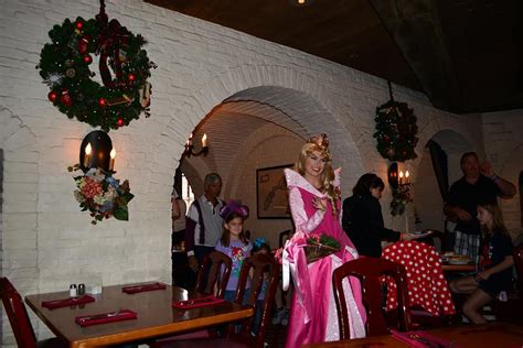 Walt Disney World Epcot Akershus Royal Dining Princess Character Meal ...