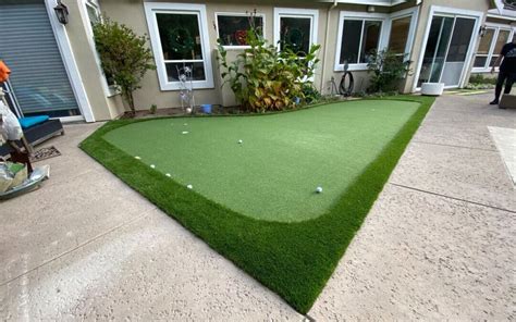 How Artificial Putting Green Grass Gets Rid of Common Issues