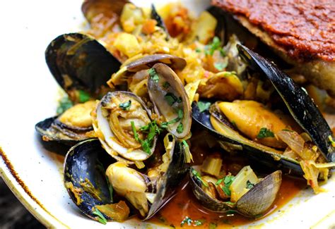 Harissa Clams and Mussels - saltys.com