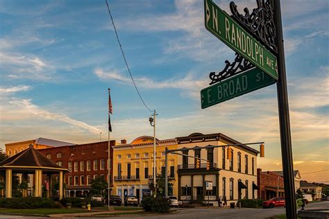 These Small Towns in the Southern United States Have the Best Historic ...