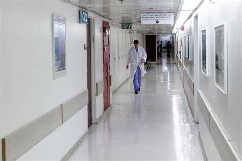 Jerusalem’s Hadassah hospital doctors set to start striking - Israel ...