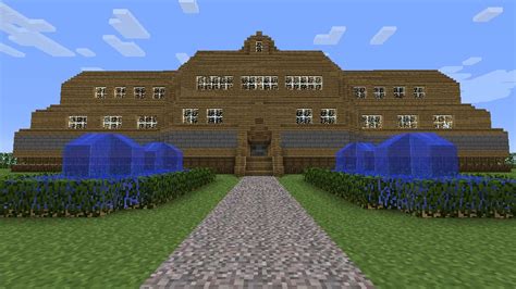 Giant Mansion: Fun minigames included! Minecraft Map