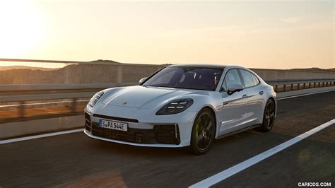 2025 Porsche Panamera 4S E-Hybrid | Front Three-Quarter