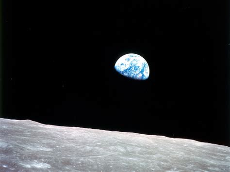 See the Apollo 8 “Earthrise” in a Whole New Way