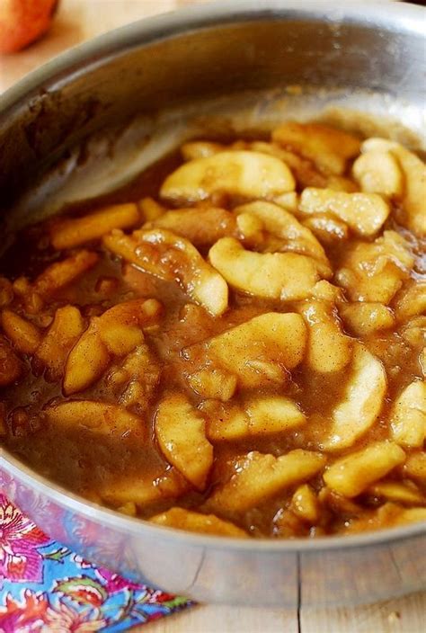 Sweet cooked apples with cinnamon, nutmeg and vanilla | Apple recipes ...