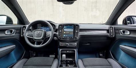 Volvo C40 Recharge Interior & Infotainment | carwow