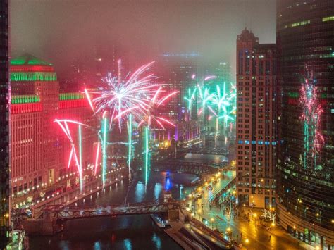 New Year's Eve Fireworks Return To Chicago River, Navy Pier | Chicago ...