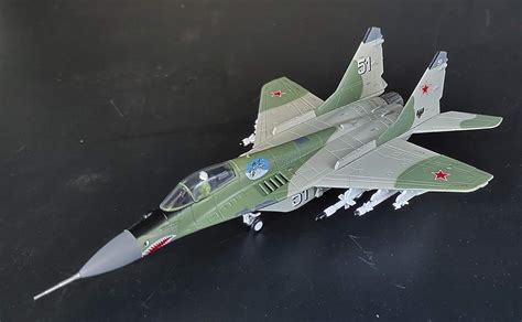 Amazon.co.jp: FloZ Mig 29 Fulcrum-C 1/100 ダイキャスト飛行機モデル エアクラフト ミコヤン ...