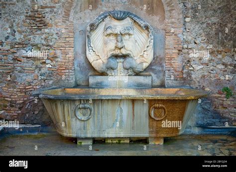 Roman waterfall hi-res stock photography and images - Alamy