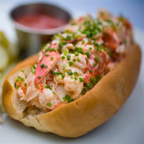 Disney California Adventure Park Dining | Best lobster roll, Lobster ...