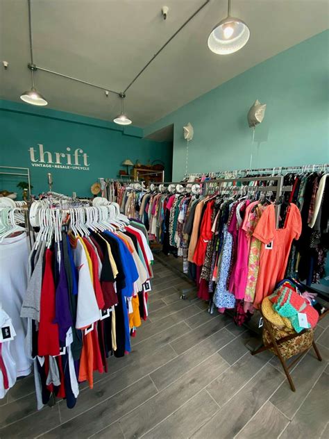 New thrift store opens in Norwalk off Wall Street