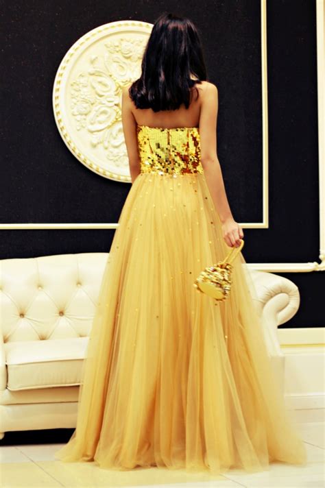 AIBINA`S BLOG: The golden dress