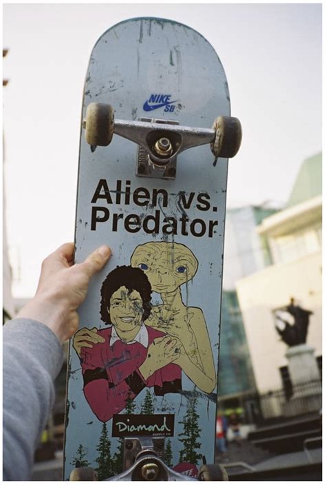 Alien vs Predator - Meme Guy