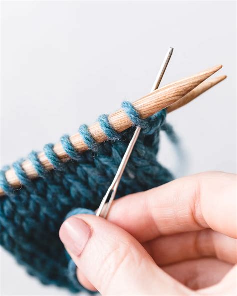 How to Kitchener Stitch (Grafting) in Knitting - Sarah Maker