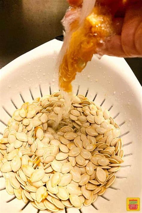 Simple Roasted Pumpkin Seeds (Pepitas) - Sunday Supper Movement