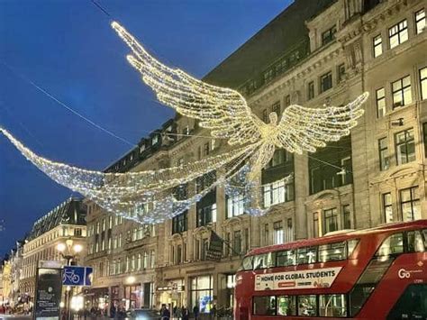 A Walking Tour of London's Christmas Lights | London Cheapo