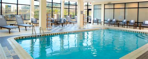 Pittsburgh Airport Hotel | Indoor Pool | Gym| Recreational Activities