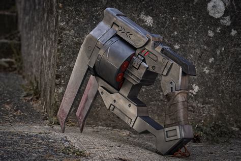 Check Out This Real Life Recreation of the Halo Infinite Mangler Gun ...