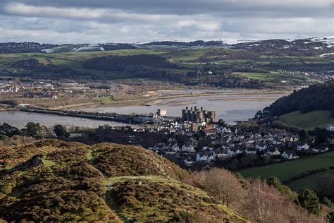 Walk up Mynydd y Dref - Conwy Mountain | Mud and Routes