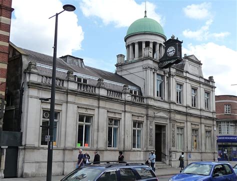 Streatham Library, Streatham High Road © Stephen Richards cc-by-sa/2.0 ...