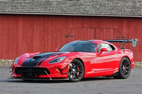 Dos años después, FCA sigue vendiendo unidades nuevas del Dodge Viper ...