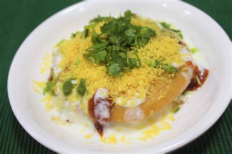 Dahi Kachori Chaat - Street Style Kachori Chaat - Gujarati Rasoi Chaat ...