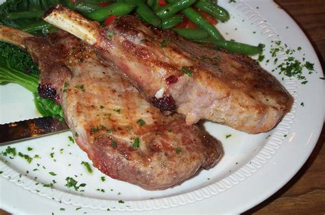 File:Pork chops served.jpg - Wikipedia