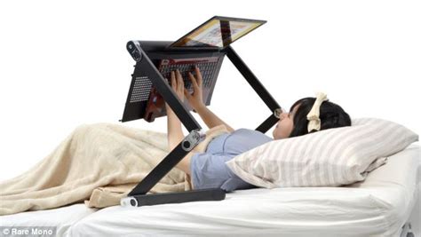 Japanese 'dozing desk' allows to to use your laptop while lying in bed ...