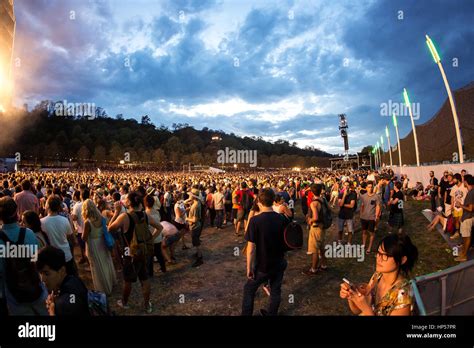 PARIS - AUG 31: Crowd in a concert at Rock En Seine Festival on August ...