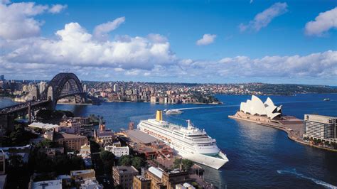 Four Seasons Hotel Sydney — Hotel Review | Condé Nast Traveler