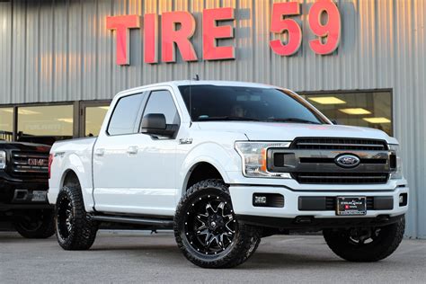 Ford F-150 White Fuel Off-Road Lethal D567 Wheel | Wheel Front