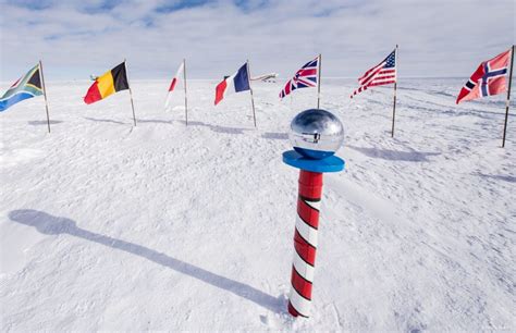 Ceremonial_Pole_Marker - Antarctic Logistics & Expeditions