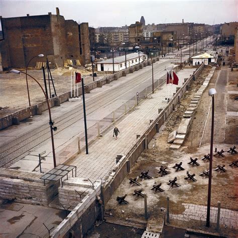 A look back at the rise and fall of the Berlin Wall Photos - ABC News