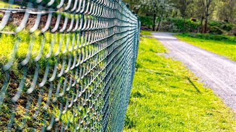 Average Cost To Install A Chain Link Fence In 2024 – Forbes Home